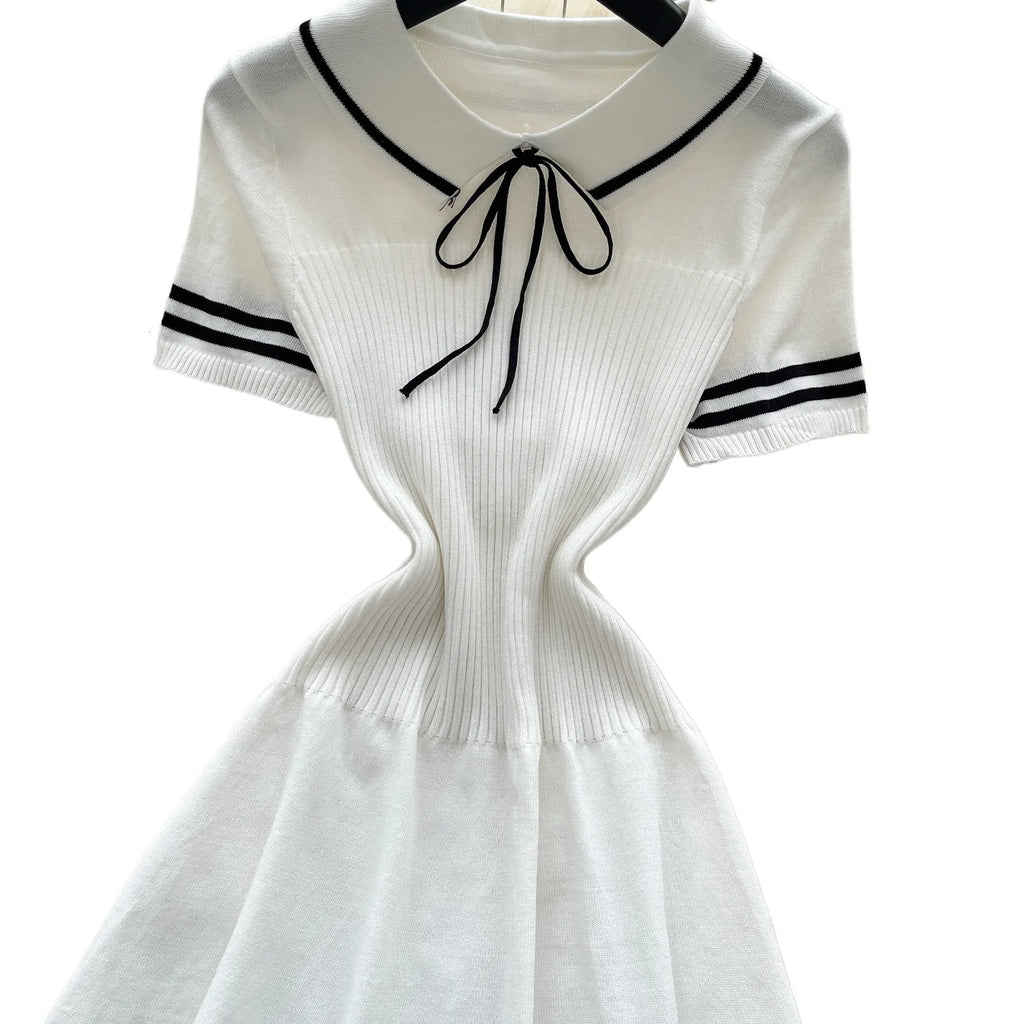 Damen Weißes Kurzarm Kleid mit Kragen & Schleife A-Linie